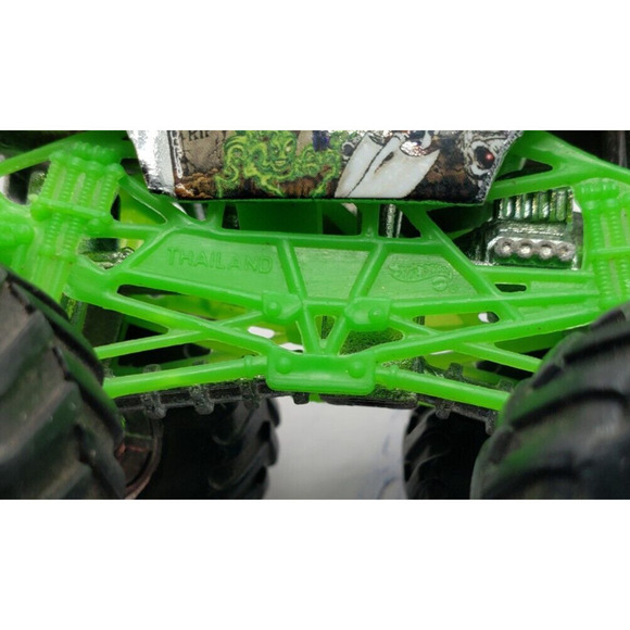 Hot Wheels Monster Jam Grave Digger Chrome Silver 1:64 - Picture 7 of 8